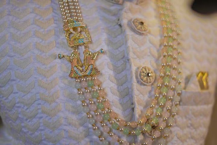 Groom’s Sherwani Chains Guide: Elegant Accessories to Enhance Wedding Attire