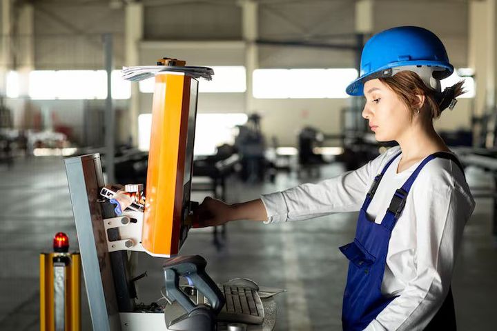 Vertical Machining Centers Guide: Essential Features, Uses, and Industry Insights
