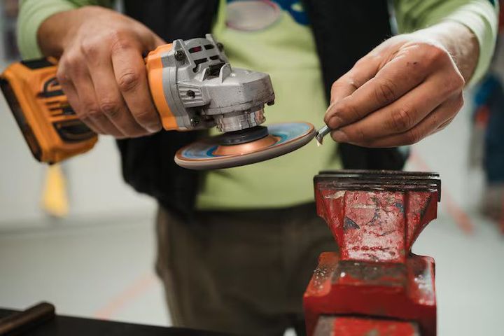Surface Grinding Machines Overview: Types, Working Process, and Industrial Applications