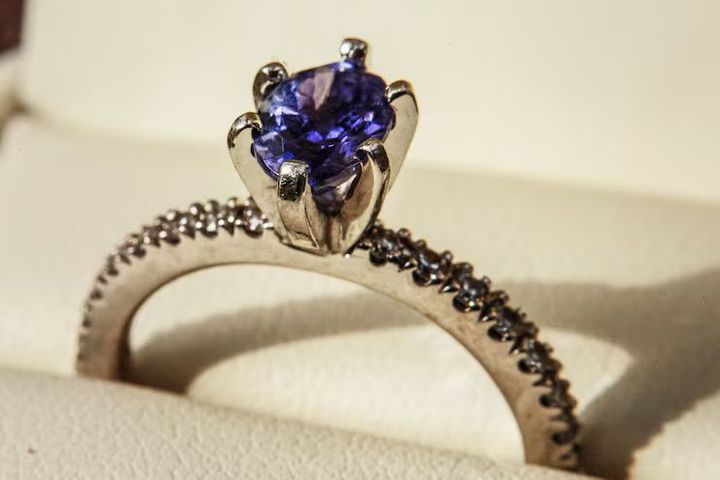 Vintage Cocktail Rings: Informative Insights on Design, Value, and Collecting
