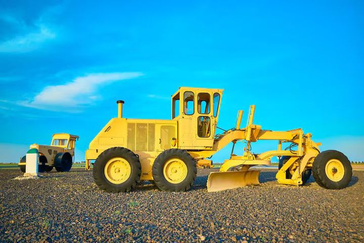 Wheel Tractor-Scraper Guide: Learn Basics, Uses, and Key Features Explained
