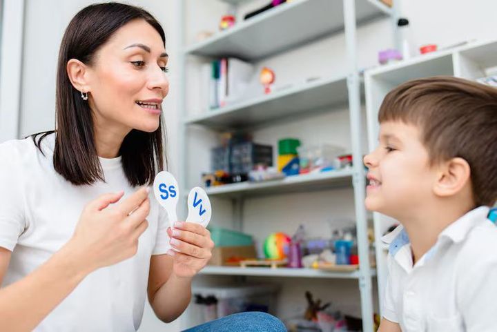 Speech & Language Development: An Informative Guide for Parents and Early Childhood Growth