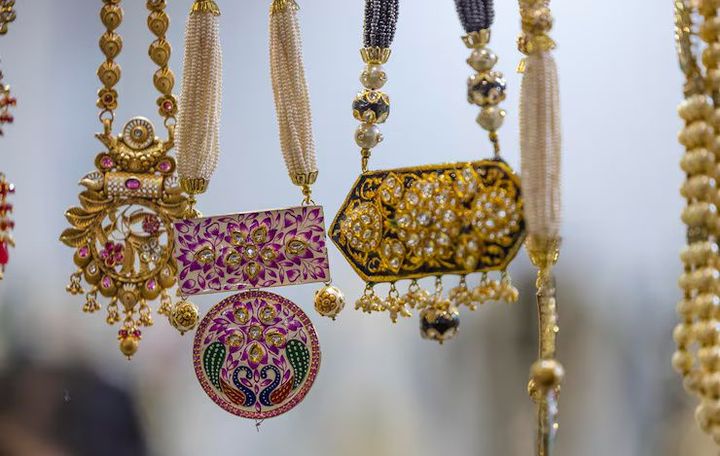 Kundan Jewellery Insights: Explore Royal Designs, Craft Techniques and Modern Trends